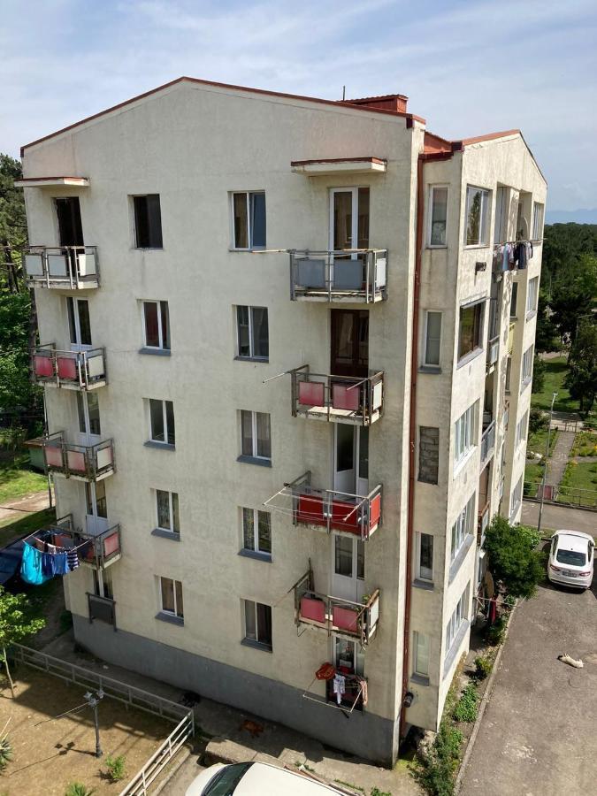 Апарт Отель Pʼotʼi Bagian luar foto